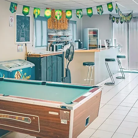 With Heated Pool In * مونكلار دو كيارْسي