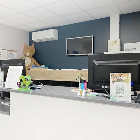 بيت للعطل With Heated Pool In *