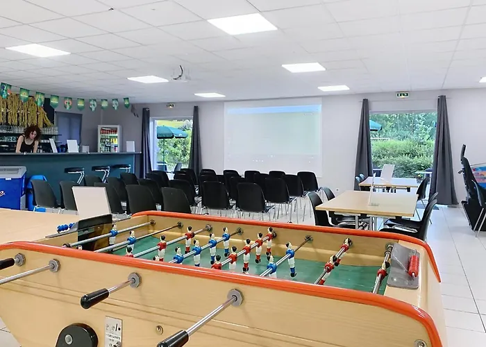 بيت للعطل With Heated Pool In