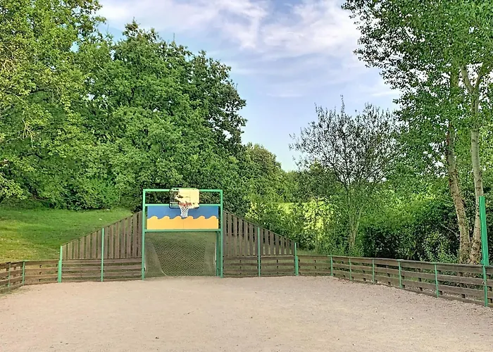 بيت للعطل With Heated Pool In مونكلار دو كيارْسي