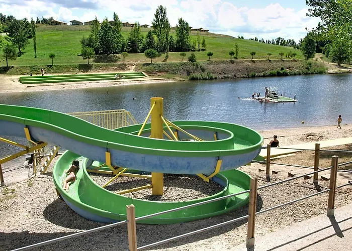 With Heated Pool In بيت للعطل مونكلار دو كيارْسي